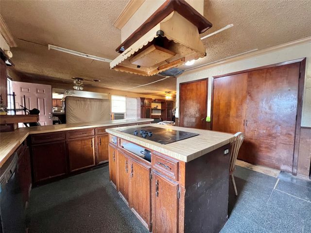 130 Calhoun Cove, East Tawakoni, TX 75472
