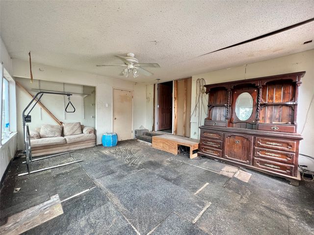 130 Calhoun Cove, East Tawakoni, TX 75472
