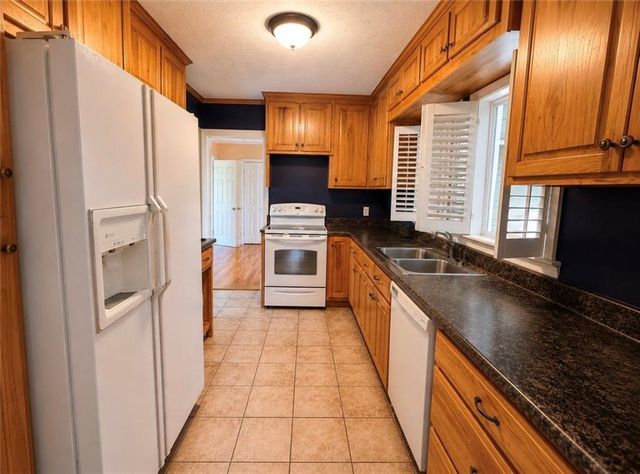 2606 Lakeview Drive, Rome, GA 30165