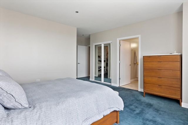 737 W Washington Boulevard 3210, Chicago, IL 60661