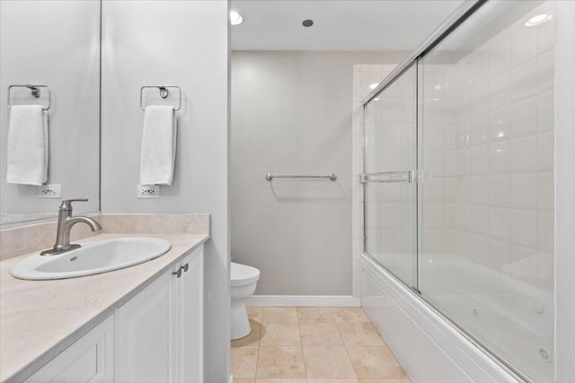 737 W Washington Boulevard 3210, Chicago, IL 60661