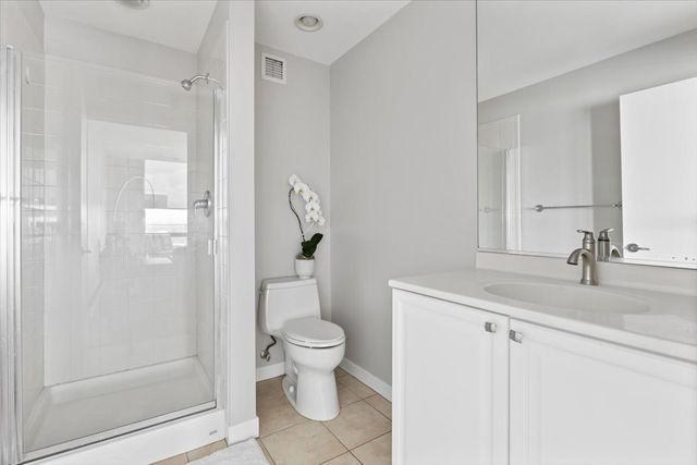 737 W Washington Boulevard 3210, Chicago, IL 60661