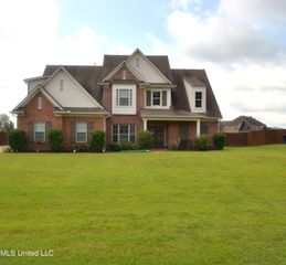 4625 Bakersfield Drive, Nesbit, MS 38651