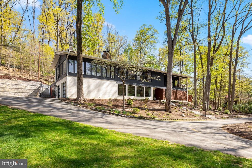 1335 N PEGRAM ST N, Alexandria, VA 22304