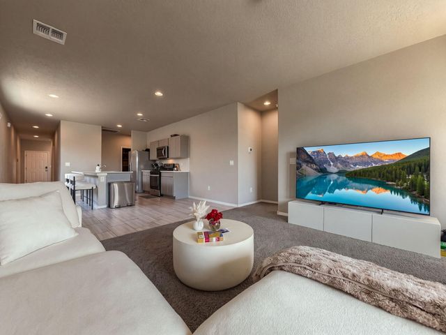 4810 Mount Salas Street NE, Rio Rancho, NM 87144