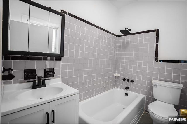 88 Franklin Terrace, Irvington, NJ 07111