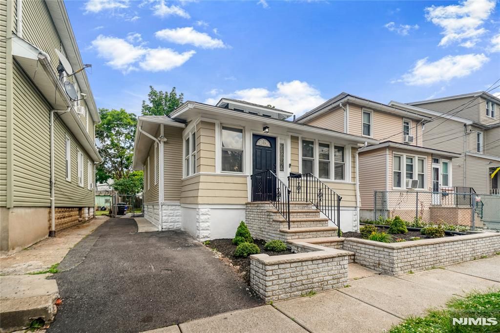 88 Franklin Terrace, Irvington, NJ 07111