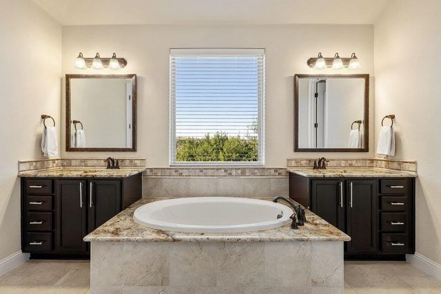 220 Tavish TRL, Lakeway, TX 78738