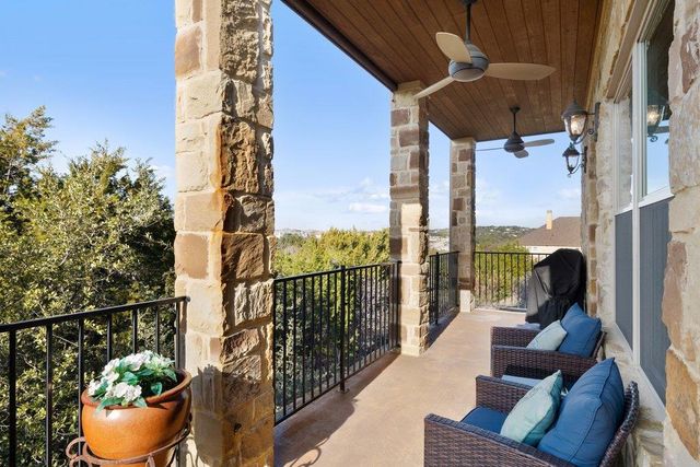 220 Tavish TRL, Lakeway, TX 78738