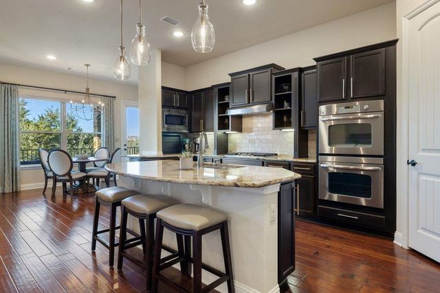 220 Tavish TRL, Lakeway, TX 78738