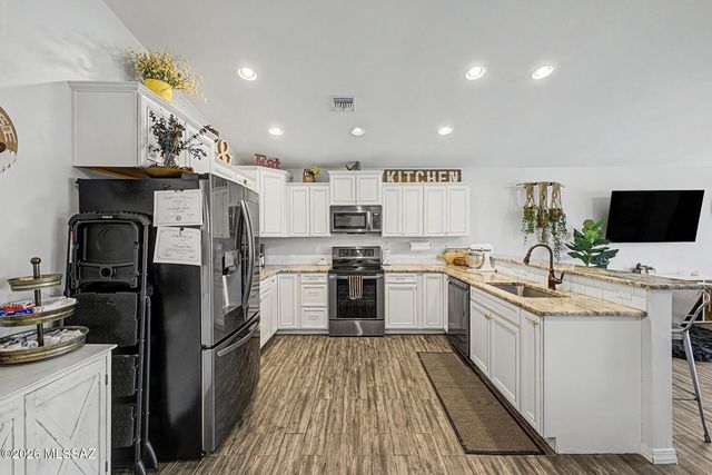1146 W Las Lomitas Road, Tucson, AZ 85704