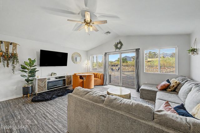 1146 W Las Lomitas Road, Tucson, AZ 85704