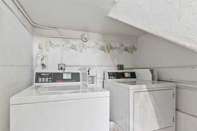 20 Park Dr 2, Bal Harbour, FL 33154