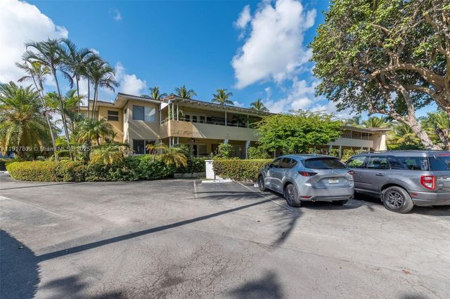 20 Park Dr 2, Bal Harbour, FL 33154