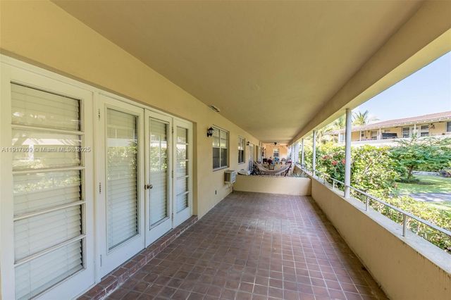 20 Park Dr 2, Bal Harbour, FL 33154
