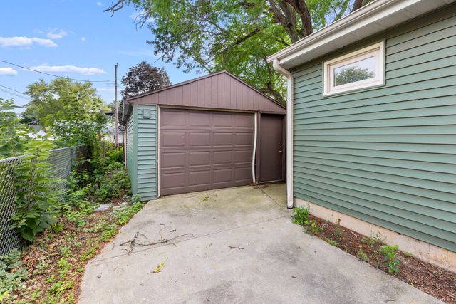 6319 Park Ridge Road, Loves Park, IL 61111