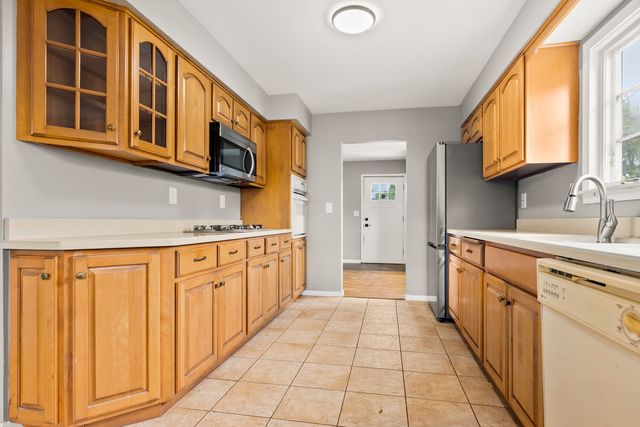 6319 Park Ridge Road, Loves Park, IL 61111