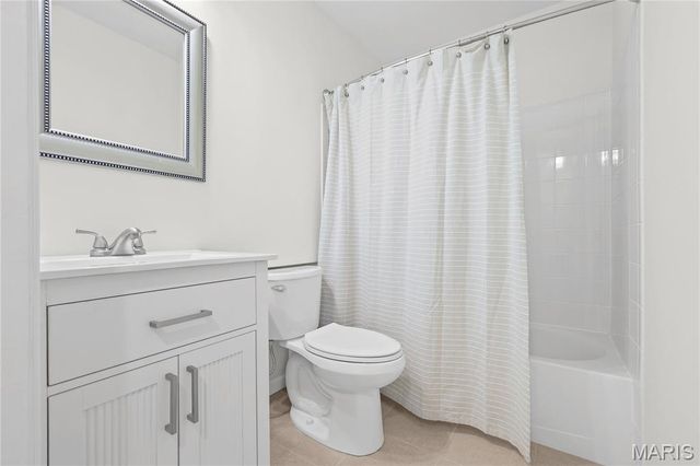 1209 Woodland Point Drive B, St Louis, MO 63146