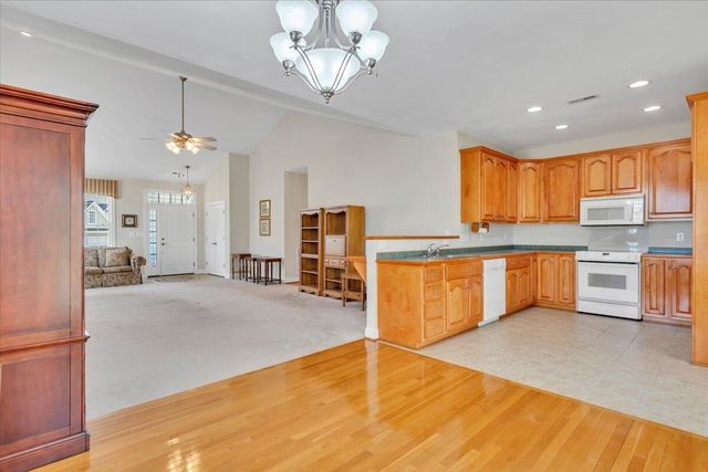 S 734 Battery DR, Roanoke, VA 24019