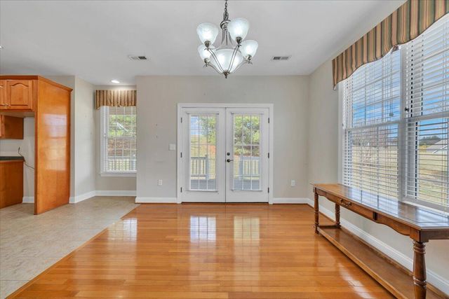 S 734 Battery DR, Roanoke, VA 24019