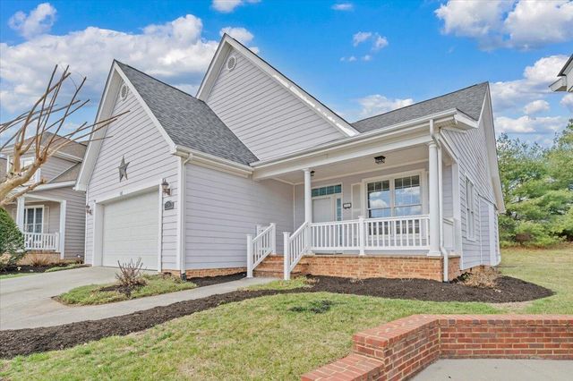 S 734 Battery DR, Roanoke, VA 24019