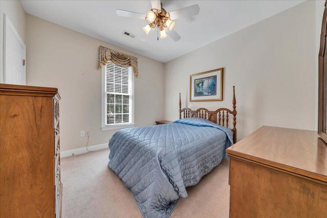 S 734 Battery DR, Roanoke, VA 24019