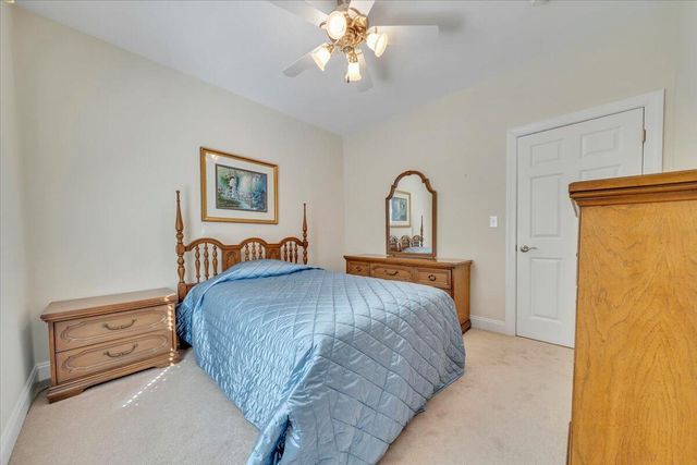 S 734 Battery DR, Roanoke, VA 24019