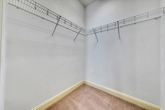 S 734 Battery DR, Roanoke, VA 24019