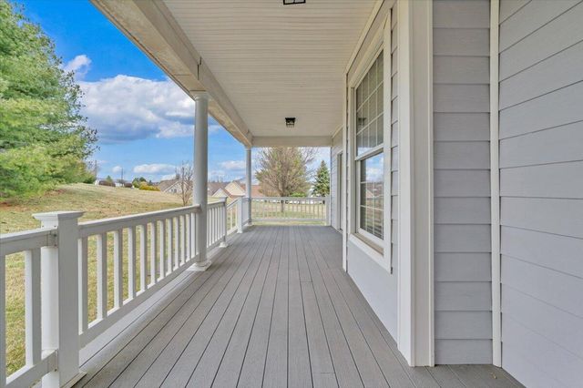 S 734 Battery DR, Roanoke, VA 24019