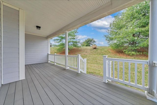 S 734 Battery DR, Roanoke, VA 24019