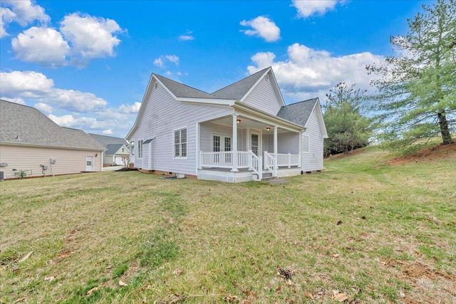 S 734 Battery DR, Roanoke, VA 24019