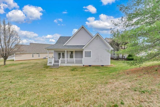 S 734 Battery DR, Roanoke, VA 24019