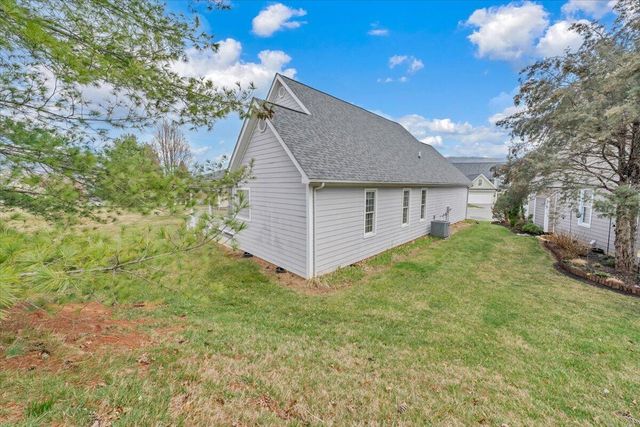 S 734 Battery DR, Roanoke, VA 24019