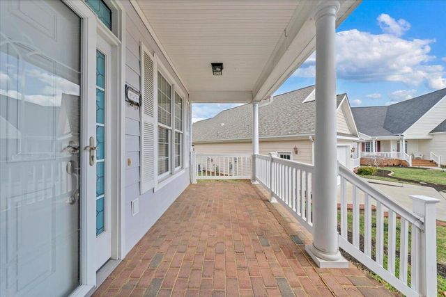 S 734 Battery DR, Roanoke, VA 24019