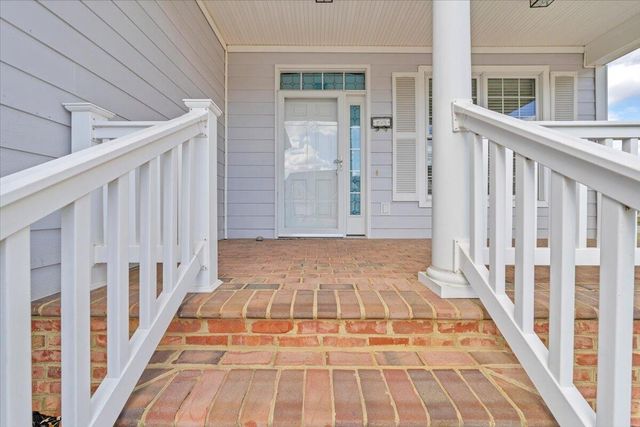 S 734 Battery DR, Roanoke, VA 24019