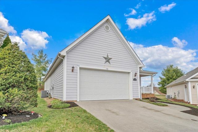 S 734 Battery DR, Roanoke, VA 24019