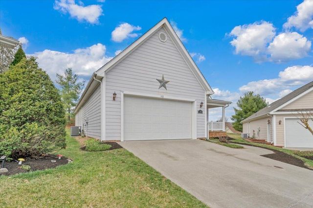 S 734 Battery DR, Roanoke, VA 24019