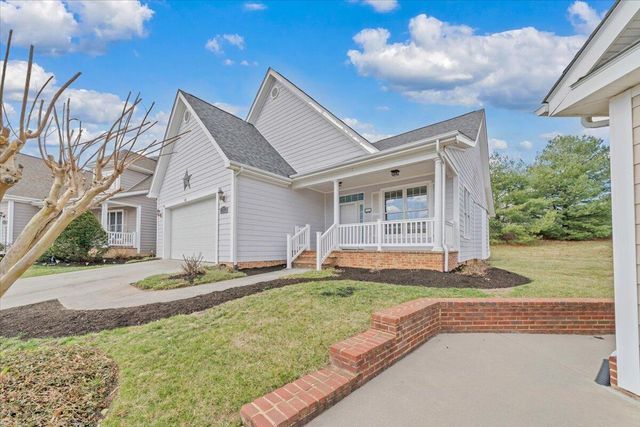 S 734 Battery DR, Roanoke, VA 24019