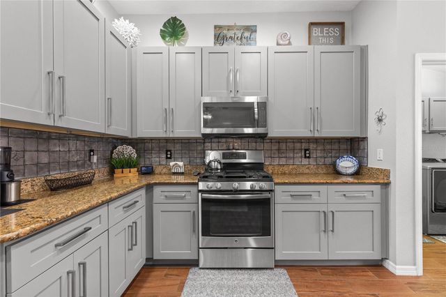 1807 LEYBOURNE LOOP, Wesley Chapel, FL 33543