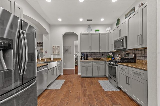 1807 LEYBOURNE LOOP, Wesley Chapel, FL 33543