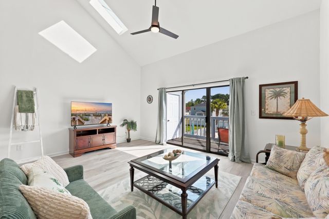 1890 Colony Dr Apt 17L, Surfside Beach, SC 29575