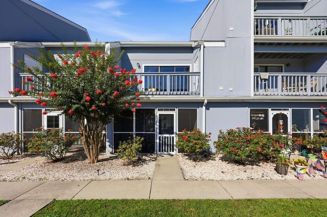 1890 Colony Dr Apt 17L, Surfside Beach, SC 29575