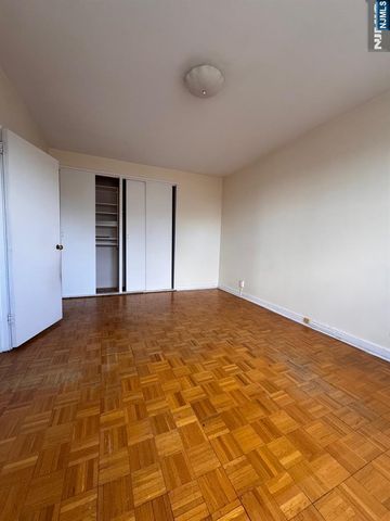 5 Roosevelt Place 4A, Montclair, NJ 07042