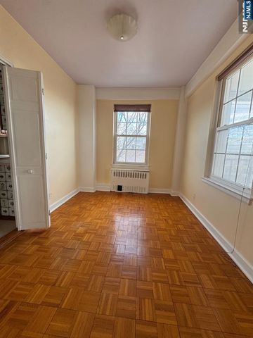 5 Roosevelt Place 4A, Montclair, NJ 07042
