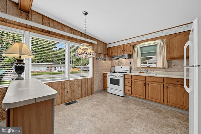9325 TROUT RD, Philadelphia, PA 19115