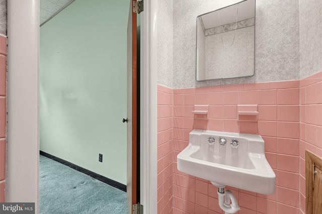9325 TROUT RD, Philadelphia, PA 19115
