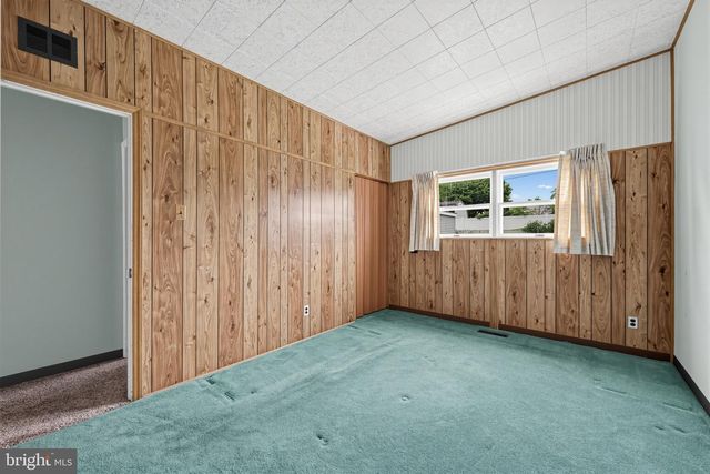 9325 TROUT RD, Philadelphia, PA 19115