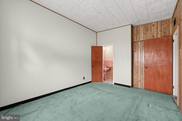 9325 TROUT RD, Philadelphia, PA 19115