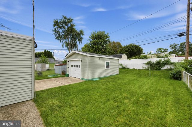 9325 TROUT RD, Philadelphia, PA 19115
