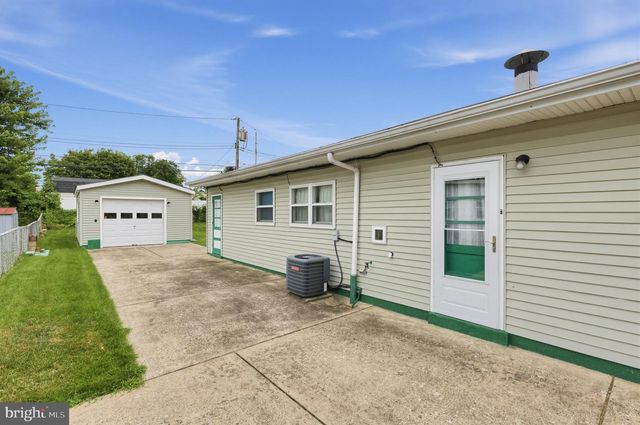 9325 TROUT RD, Philadelphia, PA 19115